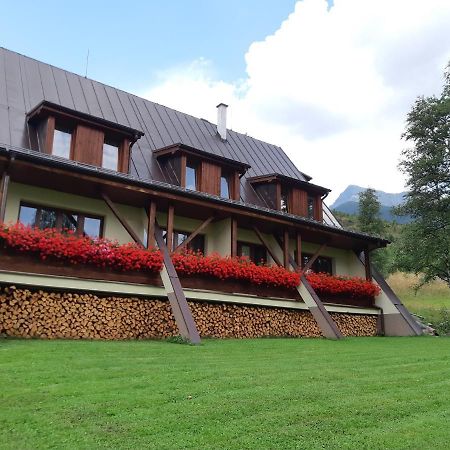 Tri Studnicky Apartment Strbske Pleso ภายนอก รูปภาพ