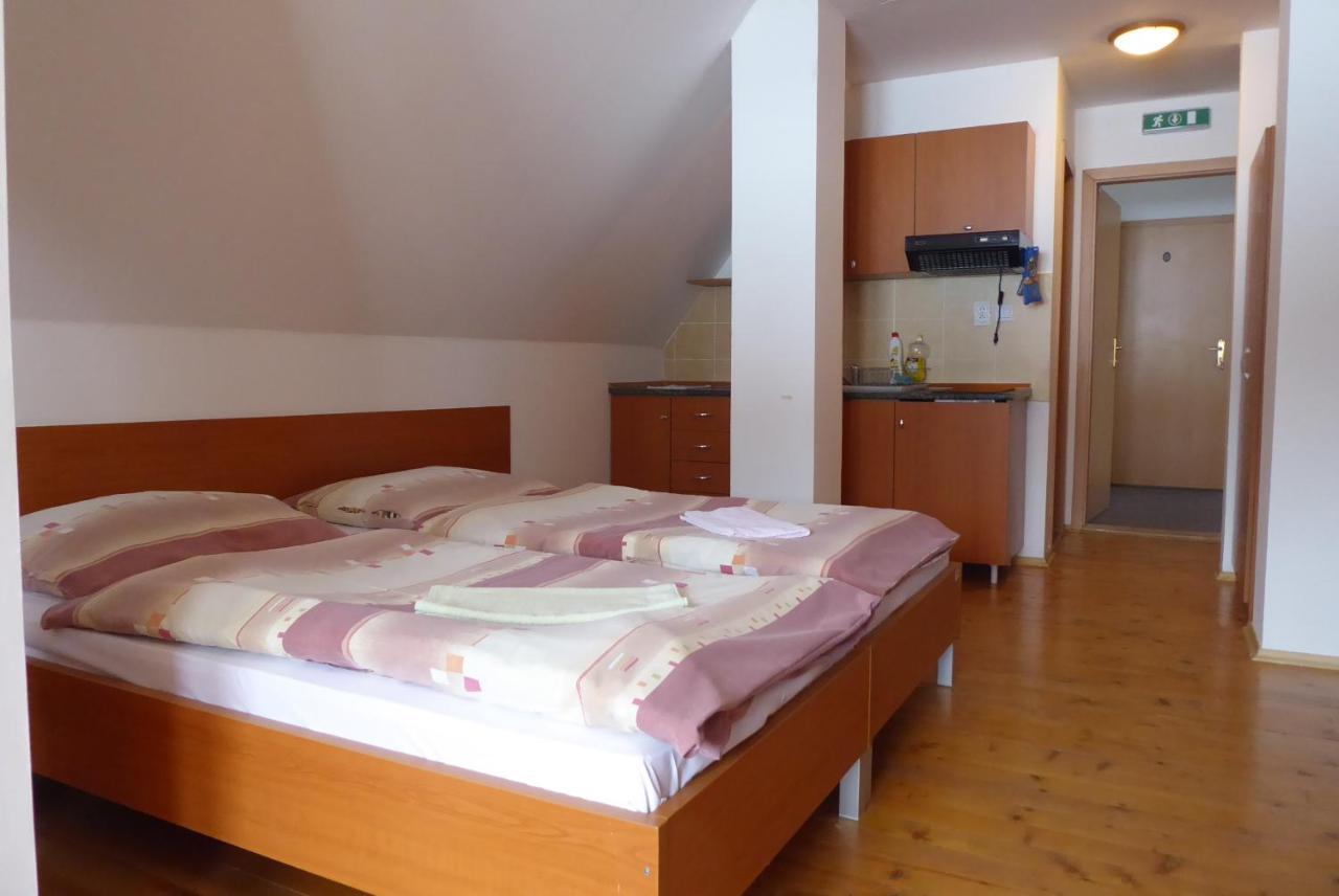 Tri Studnicky Apartment Strbske Pleso ภายนอก รูปภาพ